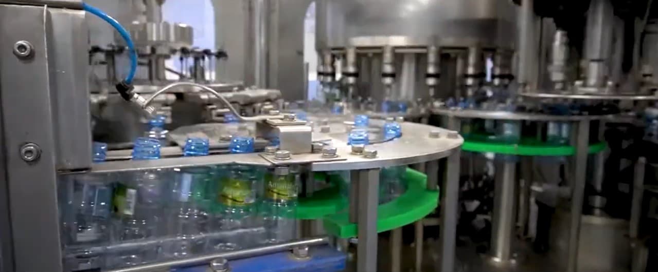 Proses Produksi Air Amanah: Dari Sumber Hingga ke Tangan Konsumen